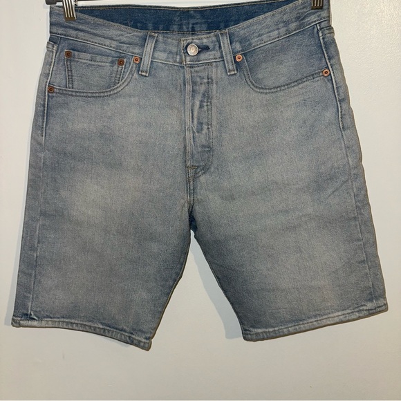 Levi's Men's LIGHT Blue Denim Shorts size W31
L 9 NWOT - Picture 15 of 16